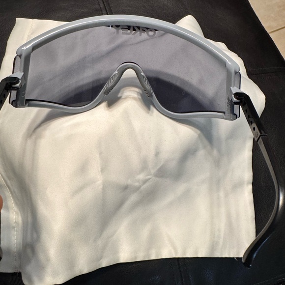 Oakley Black Sunglasses - Picture 9 of 17